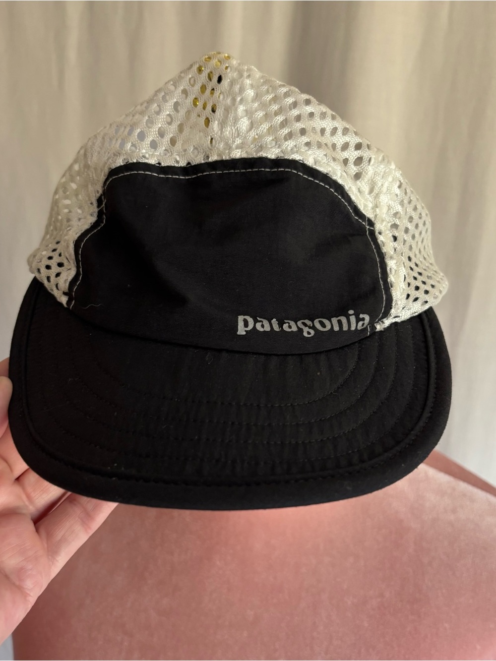 Patagonia Duckbill Cap Black White Mesh 5 Panel Running Hat - Picture 1 of 8